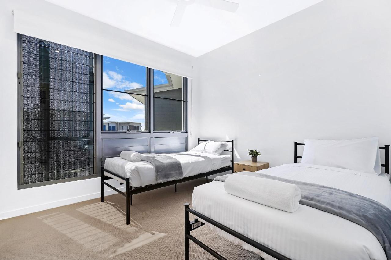 Welcoming Lakeside Getaway With Waterviews, Wifi, Pool & Park Mooloolaba Eksteriør bilde