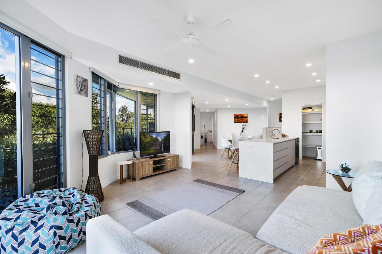 Welcoming Lakeside Getaway With Waterviews, Wifi, Pool & Park Mooloolaba Eksteriør bilde